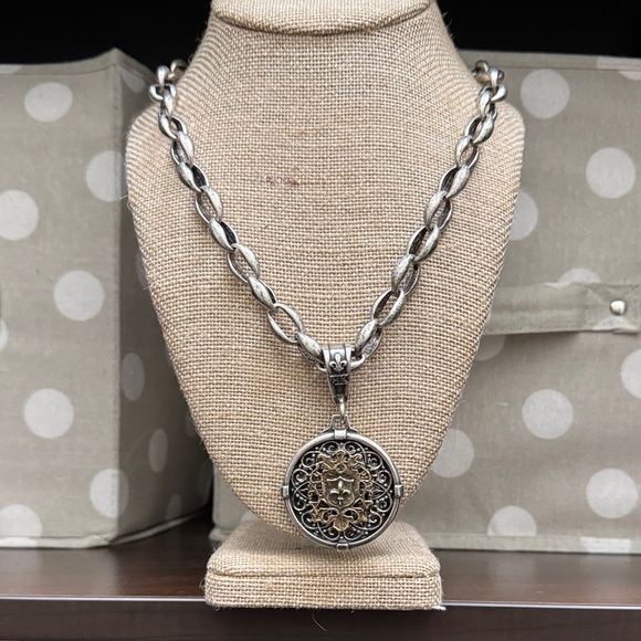 French Kande Jewelry - Elegant Silver and brass Pendant Necklace